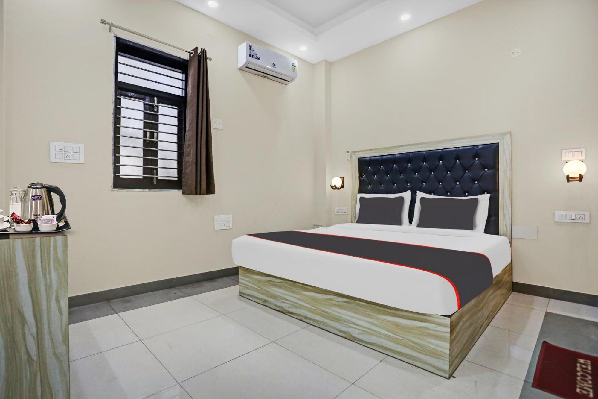Collection O Metro View Ashok Vihar Near Shalimar Bagh Metro Station Hotel New Delhi Exterior photo